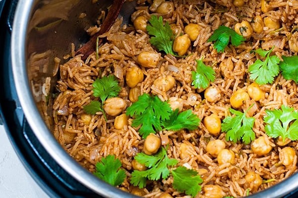 INSTANT POT RICE PILAF WITH CHICKPEAS
