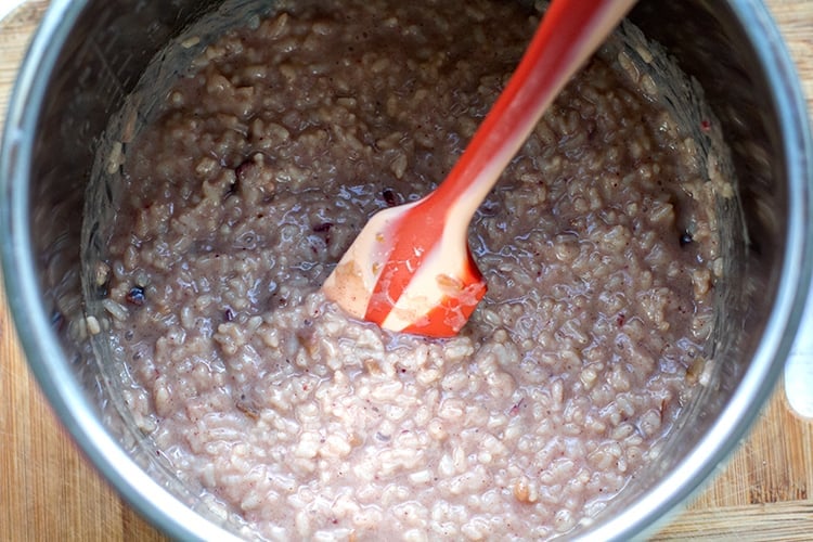 Chai spiced rice pudding with dates (pressure cooker)