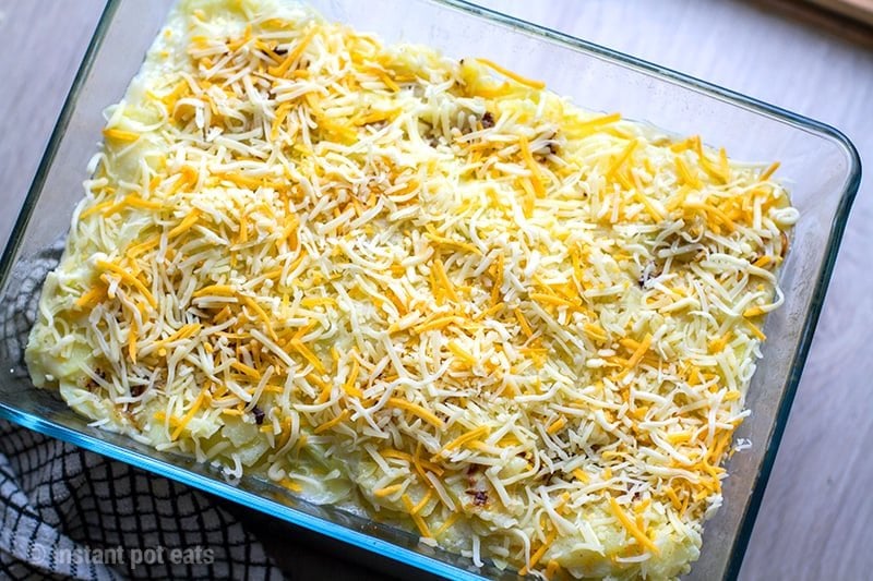 Grated cheese for potatoes au gratin