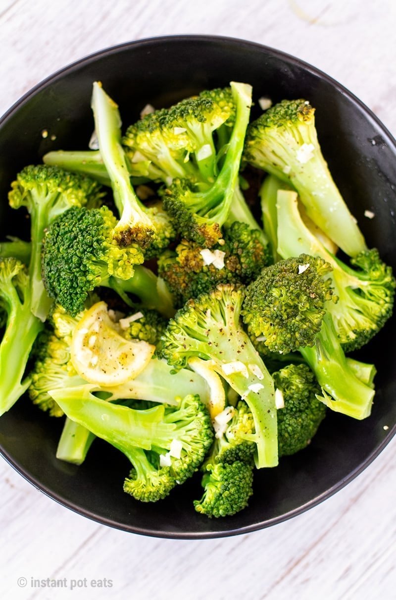 Instant Pot Broccoli Steamed With Lemon and Garlic