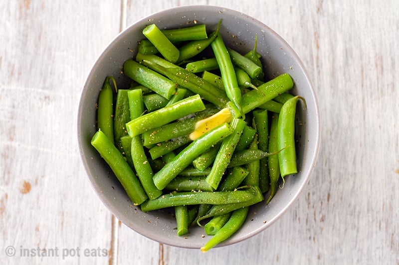 Instant Pot Green Beans With Butter & Cracked Pepper