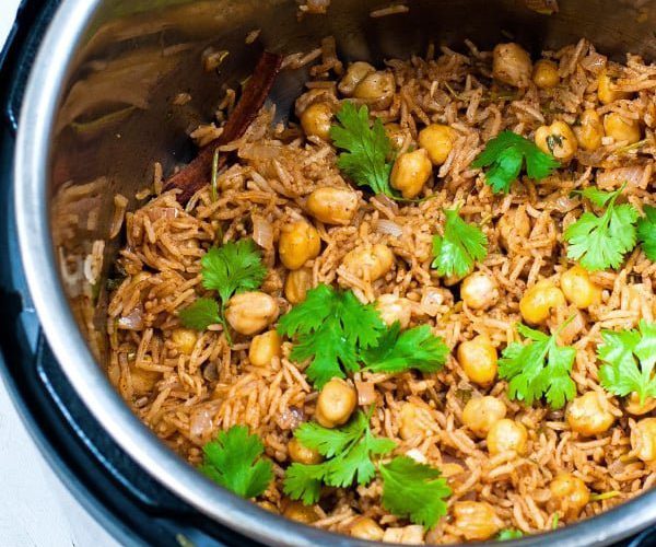 Instant Pot Rice Pilaf With Chickpeas