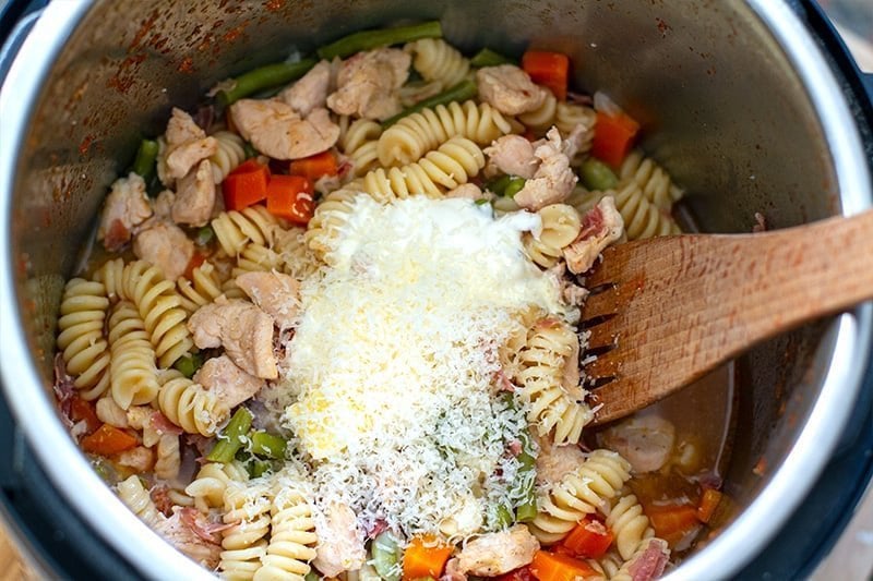 Instant Pot Chicken parmesan Pasta