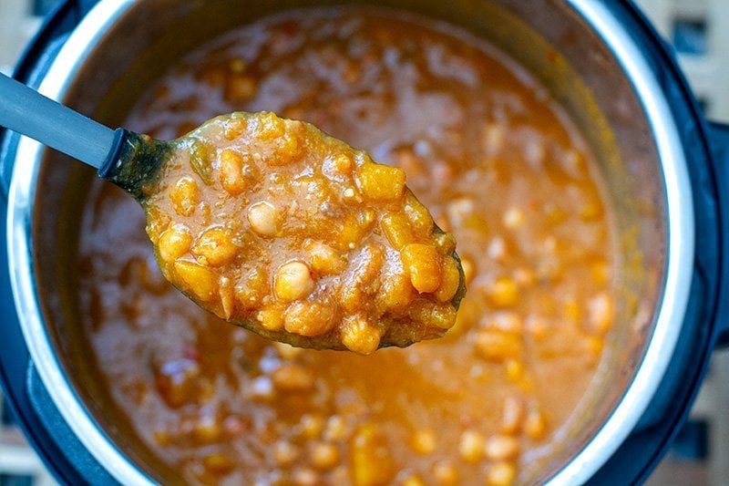 Instant Pot Pumpkin & Chickpea Chili