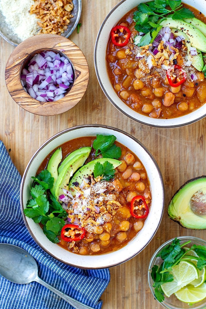 Instant Pot Vegan Chili With Pumpkin, Pinto Beans & Chickpeas