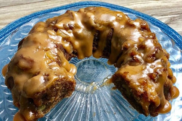 INSTANT POT APPLE CAKE WITH RUM SAUCE