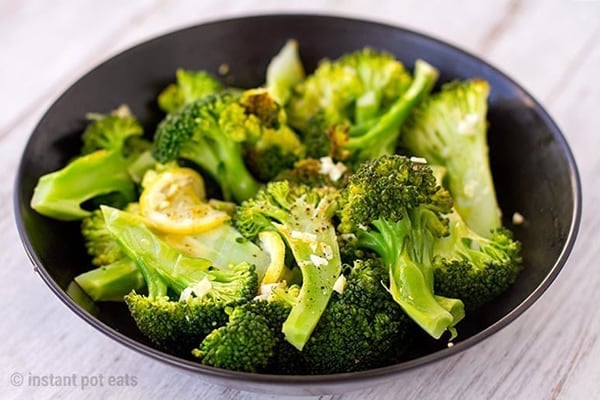 Instant Pot Broccoli Steamed with Lemon Garlic