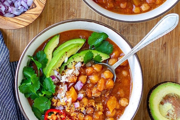 INSTANT POT CHILI WITH PUMPKIN & CHICKPEAS (VEGAN, GLUTEN-FREE)