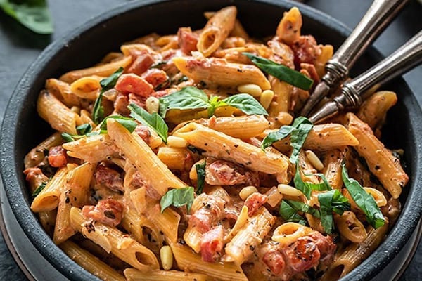 Instant Pot Creamy Tomato Basil Pasta