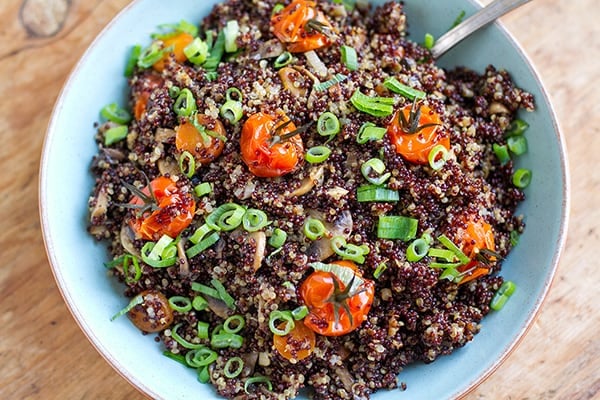 INSTANT POT GARLIC MUSHROOM QUINOA WITH CHERRY TOMATOES