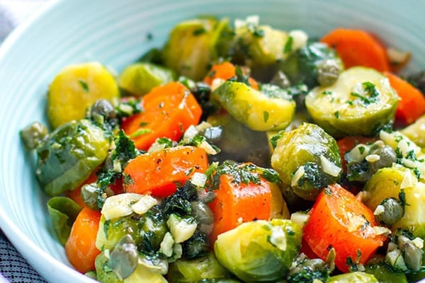 INSTANT POT STEAMED VEGETABLES WITH GARLIC BUTTER
