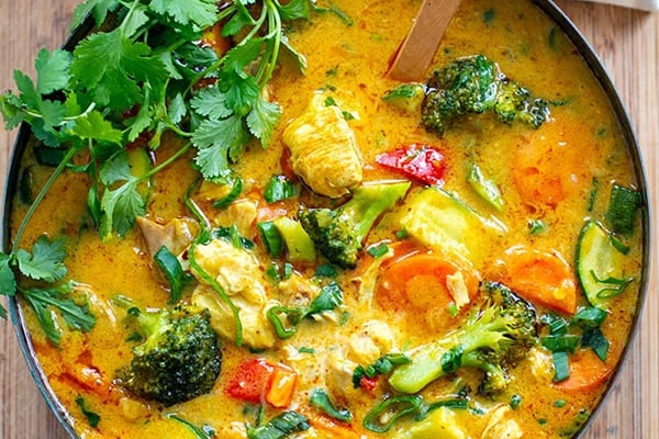 INSTANT POT THAI CHICKEN CURRY