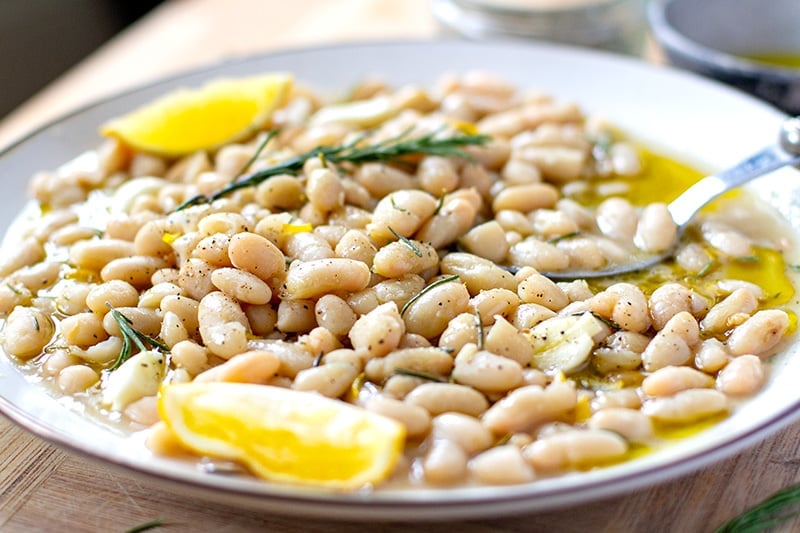 Braised white beans with rosemary and garlic in Instant Pot