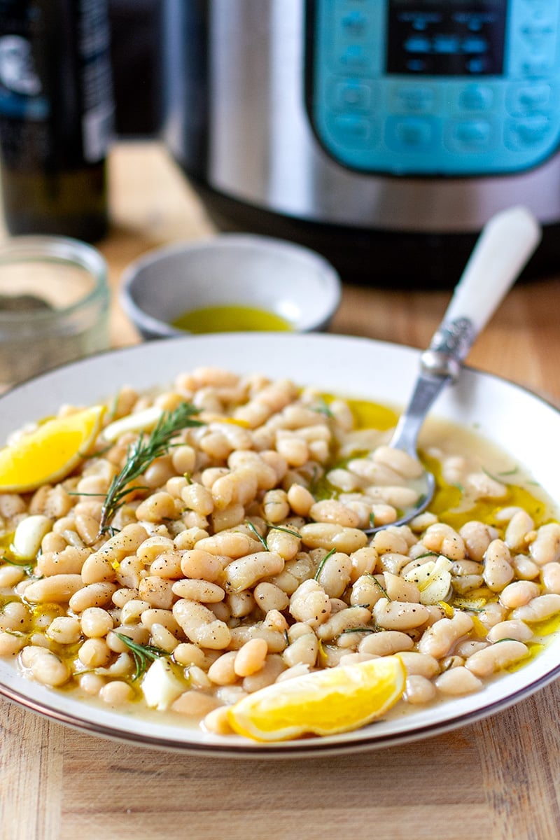 Rosemary & Garlic White Beans Instant Pot Recipe