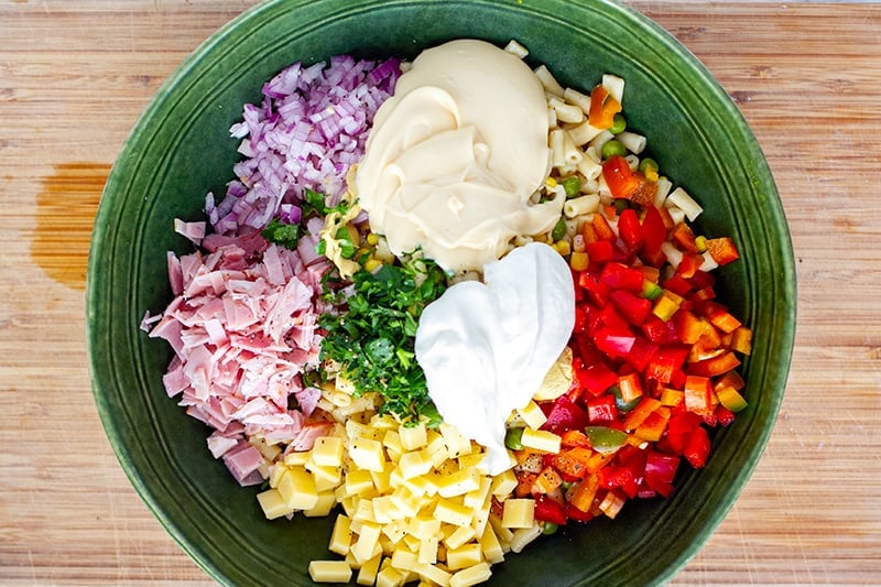 How to make macaroni salad with ham, peas and corn