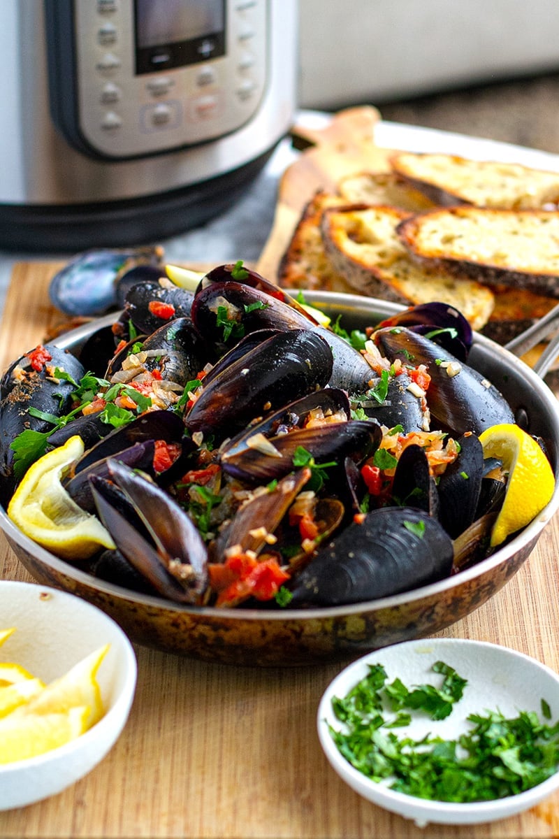 Instant Pot Mussels Marinara