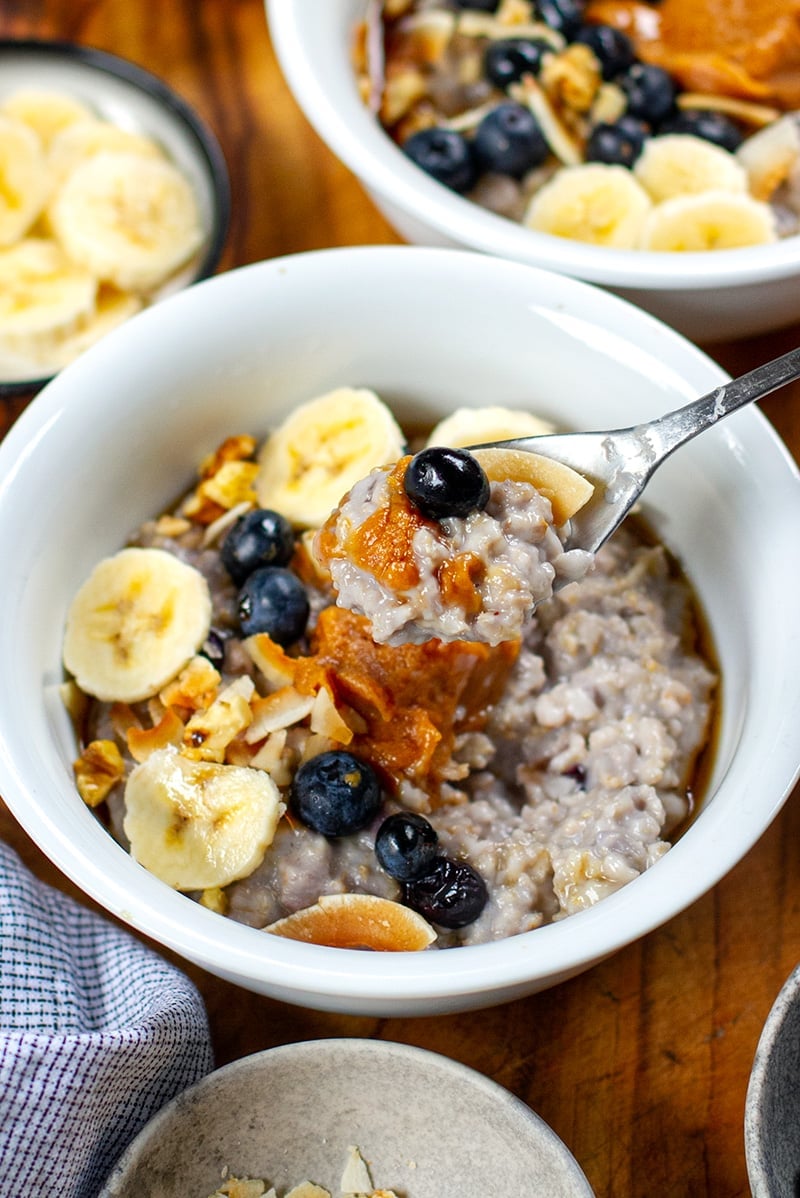 Instant Pot Oatmeal Porridge With Blueberries & Peanut Butter