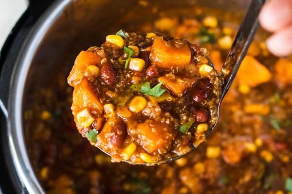 QUINOA SWEET POTATO CHILI