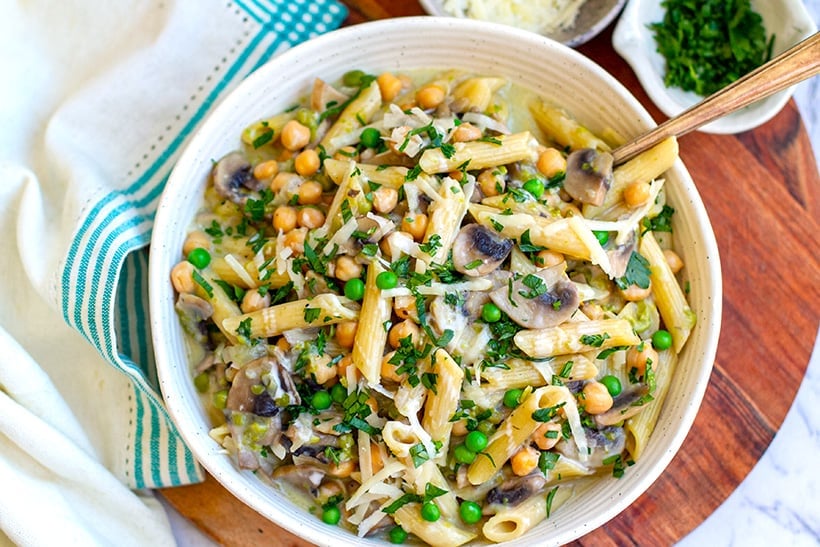 Instant Pot chickpea mushroom pasta