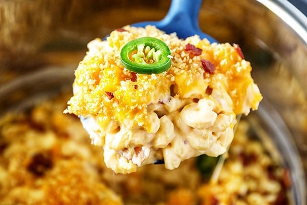 INSTANT POT JALAPEÑO POPPER MAC AND CHEESE