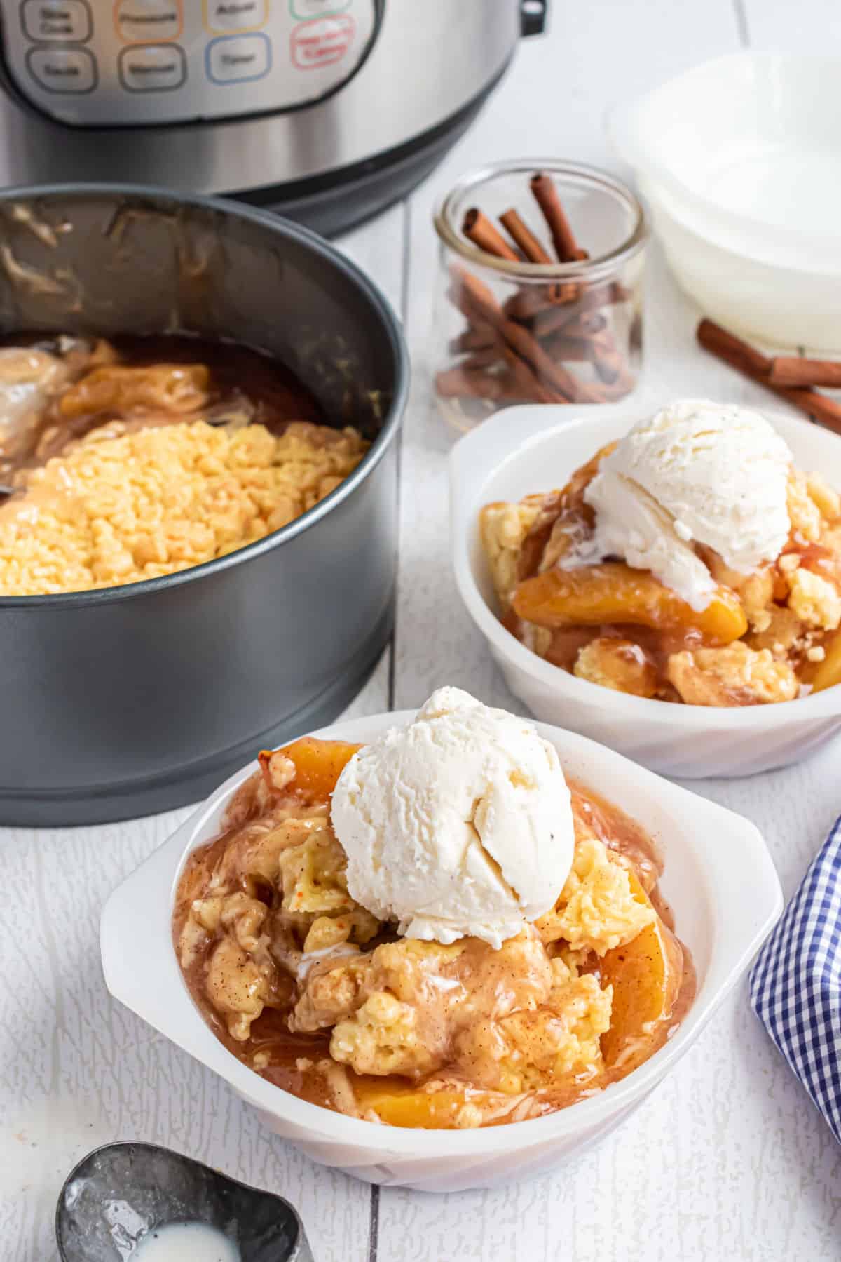 Instant Pot Peach Cobbler