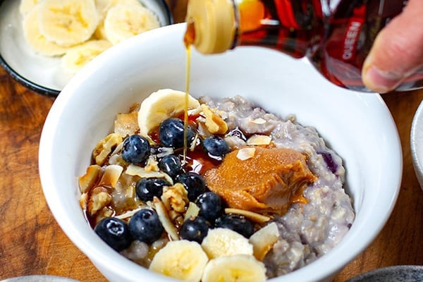 INSTANT POT BLUEBERRY OATMEAL WITH MAPLE PEANUT BUTTER