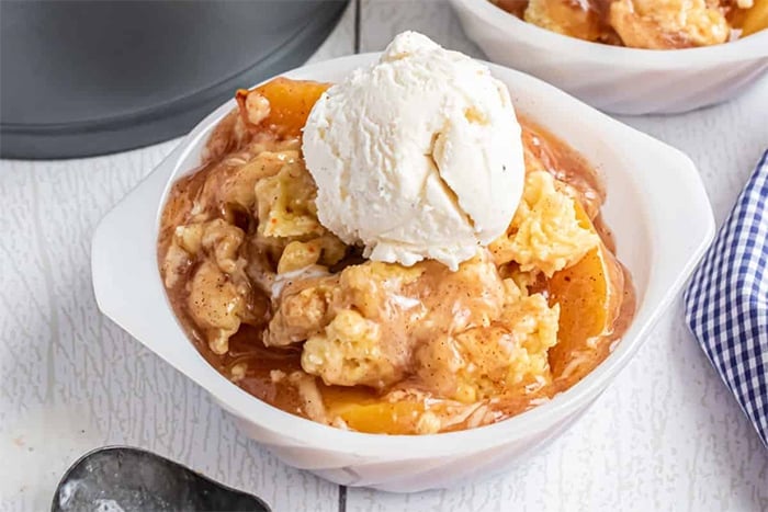 Instant Pot Peach Cobbler