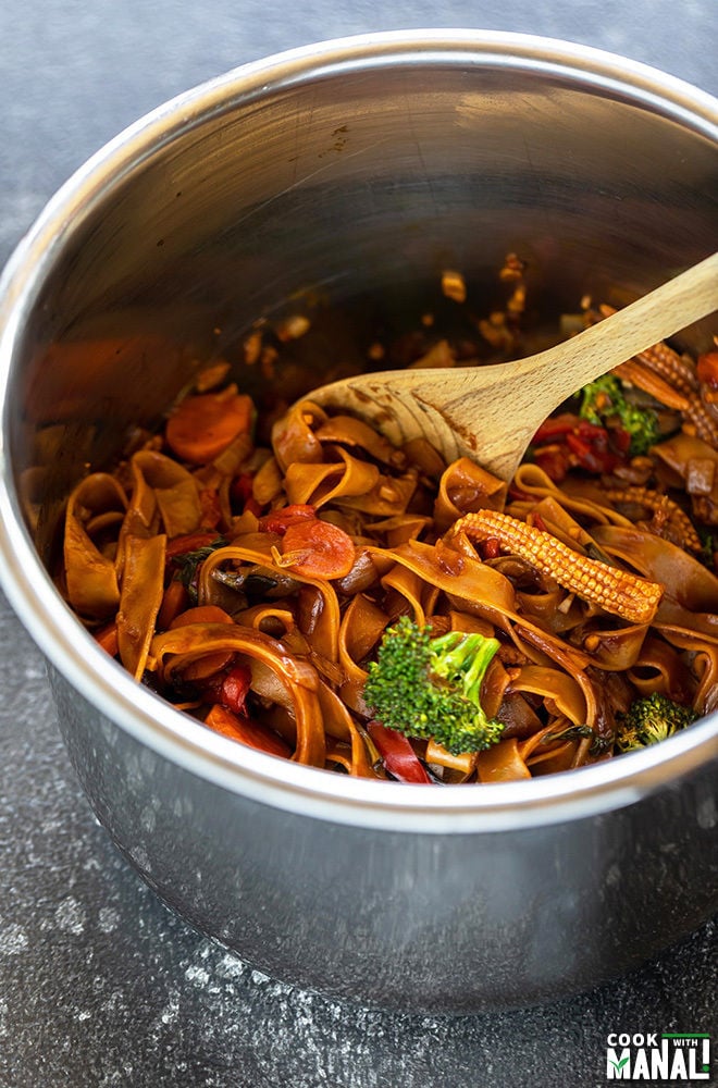 Instant Pot Vegan Drunken Noodles