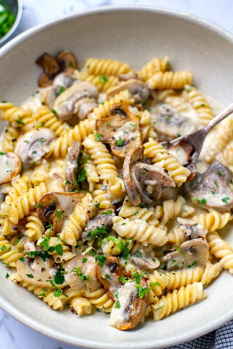 Instant Pot Creamy Garlic Mushroom Pasta