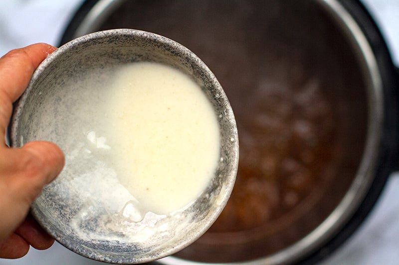 Use flour slurry to thicken the gravy in the Instant Pot