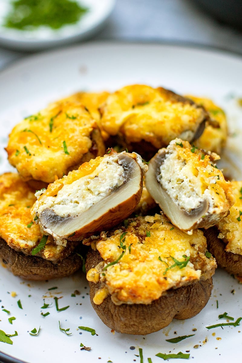 https://instantpoteats.com/wp-content/uploads/2022/06/mushrooms-stuffed-with-cheese-air-fryer-3b.jpg