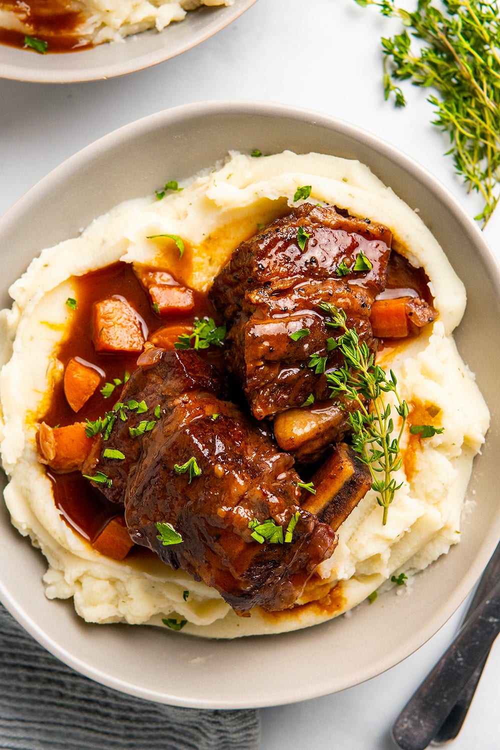 Instant Pot Beef Short Ribs With Garlic & Red Wine 