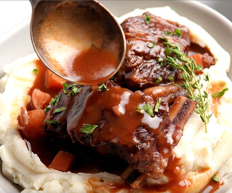 Beef short ribs with mashed potatoes and red wine sauce