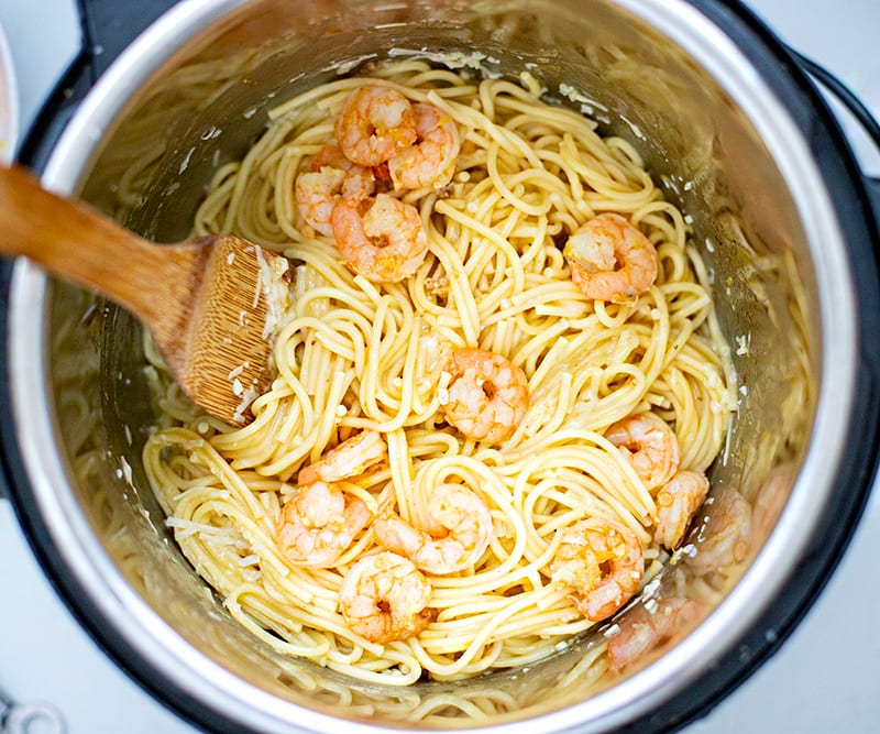 Stir for Spaghetti With Shrimp Scampi.