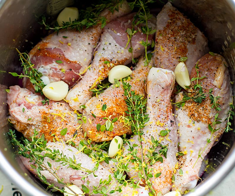 Chicken drumsticks in the Instant Pot with garlic, thyme and seasonings