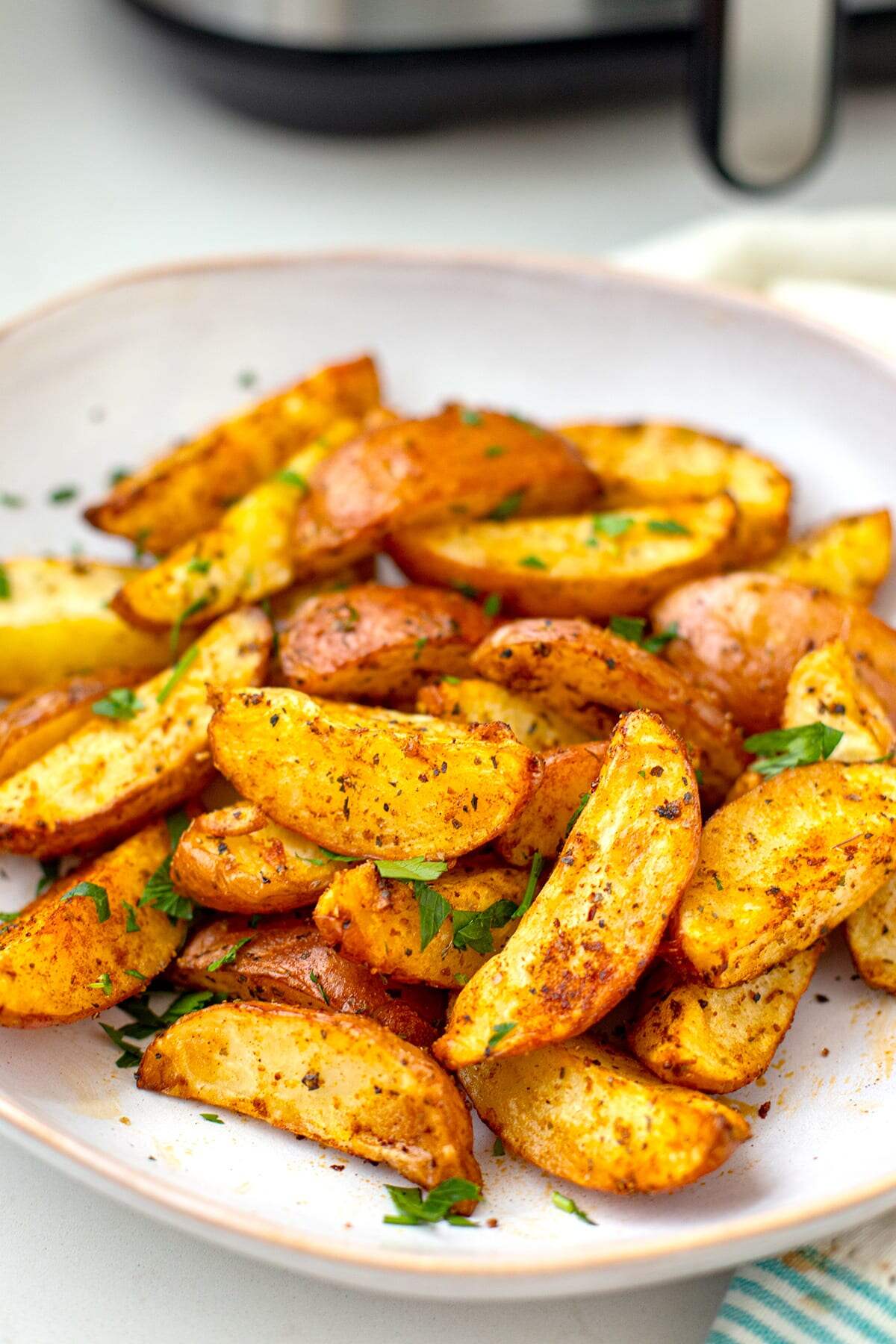 air fryer red potatoes on a plate