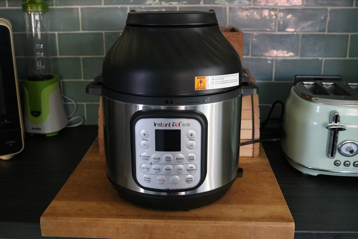 instant pot with air fryer lid