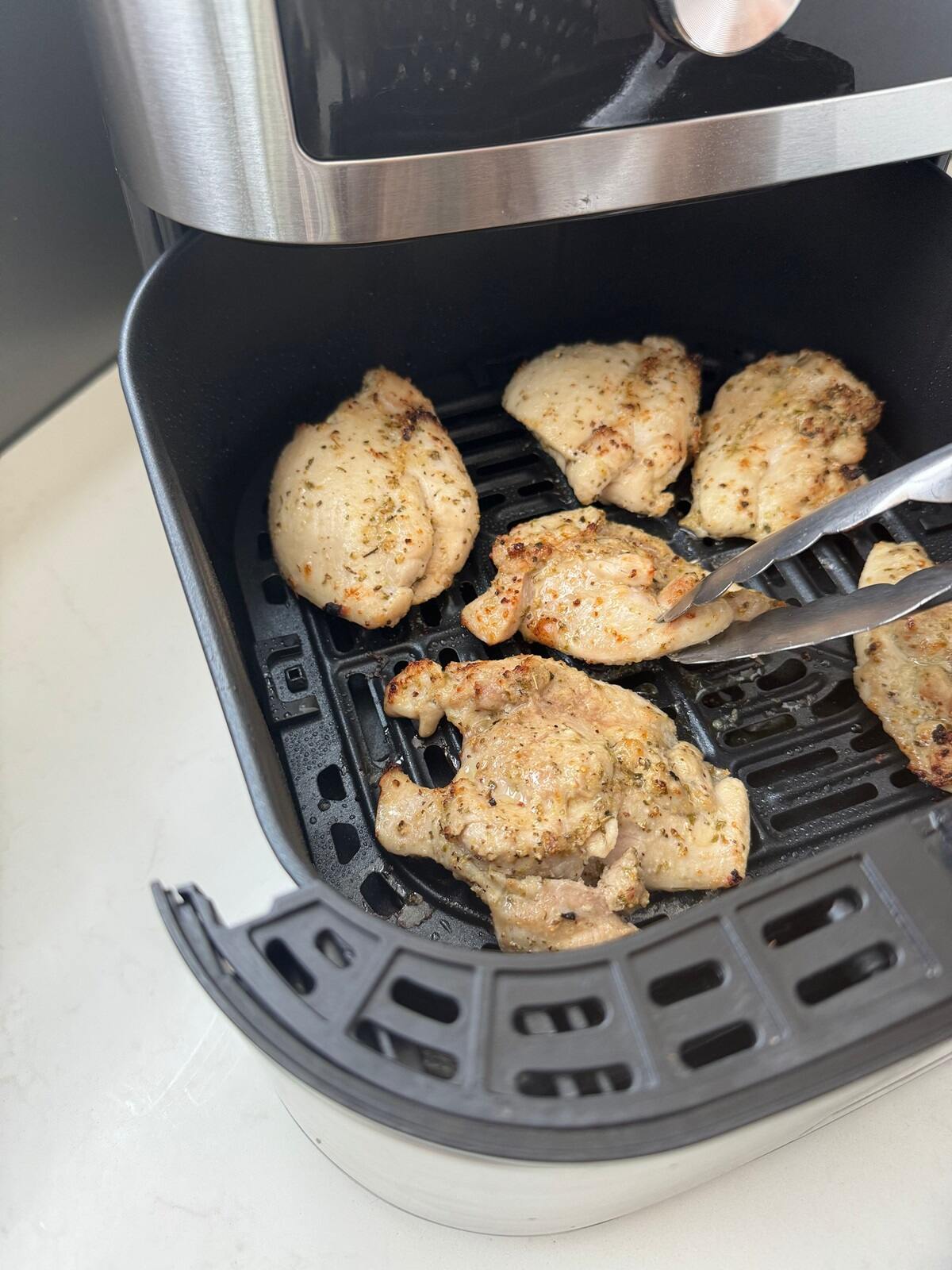 air fryer boneless chicken thighs