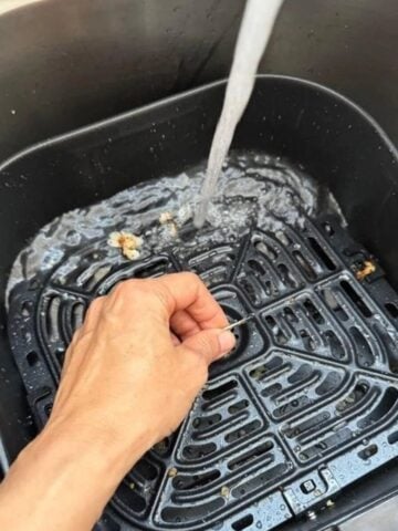 cleaning air fryer