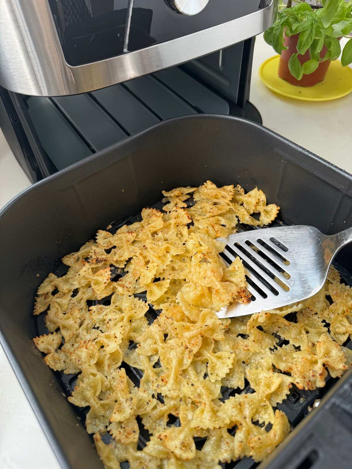 air fryer pasta chips