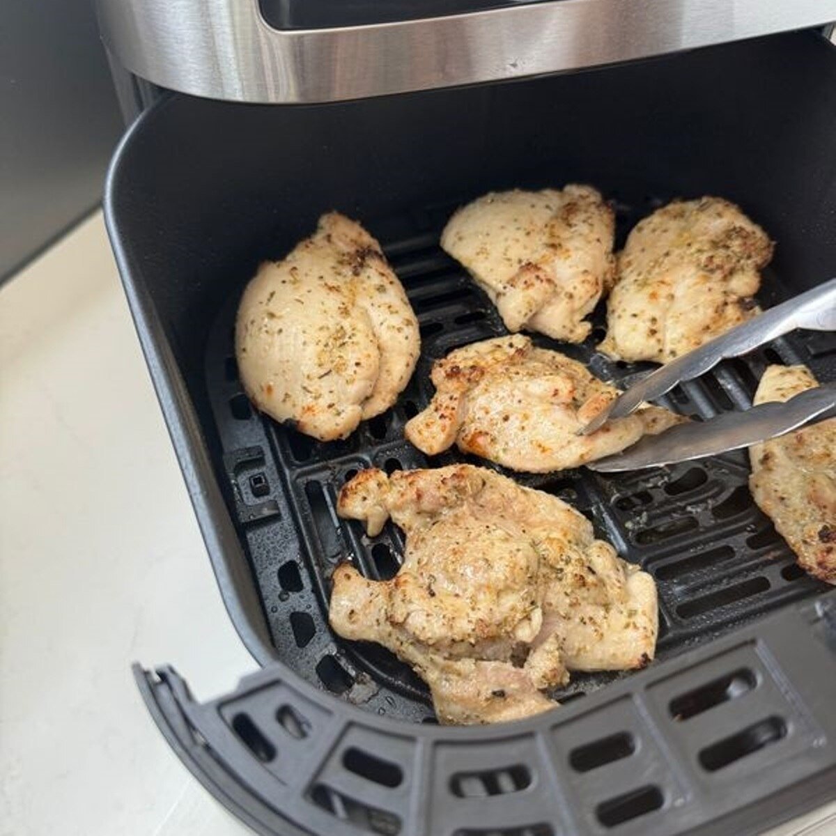 air fryer boneless chicken thighs