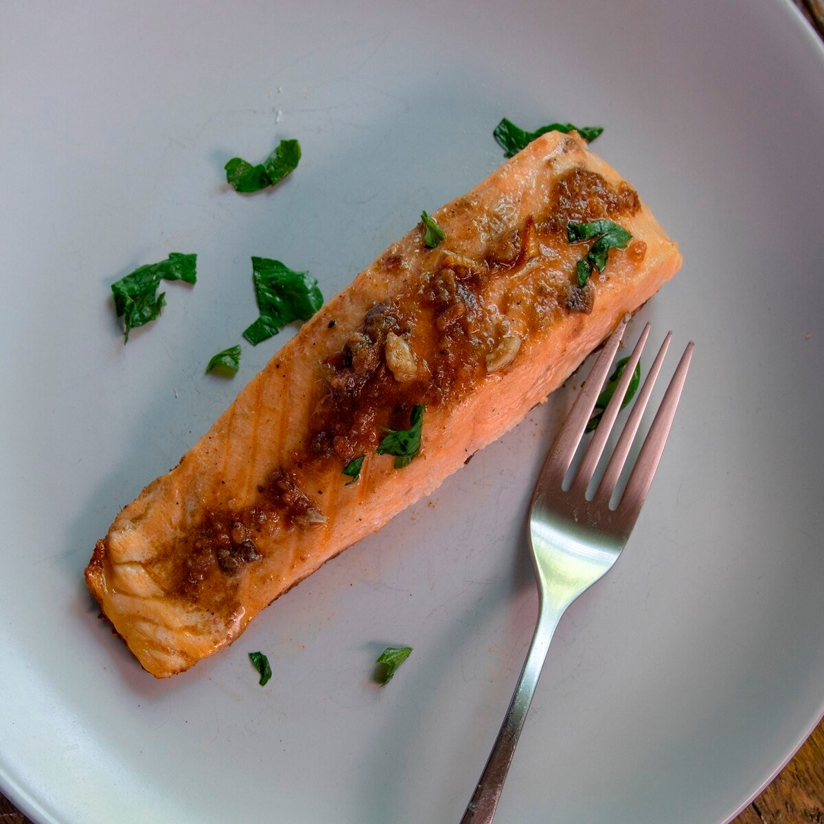 salmon dinner with garlic sauce