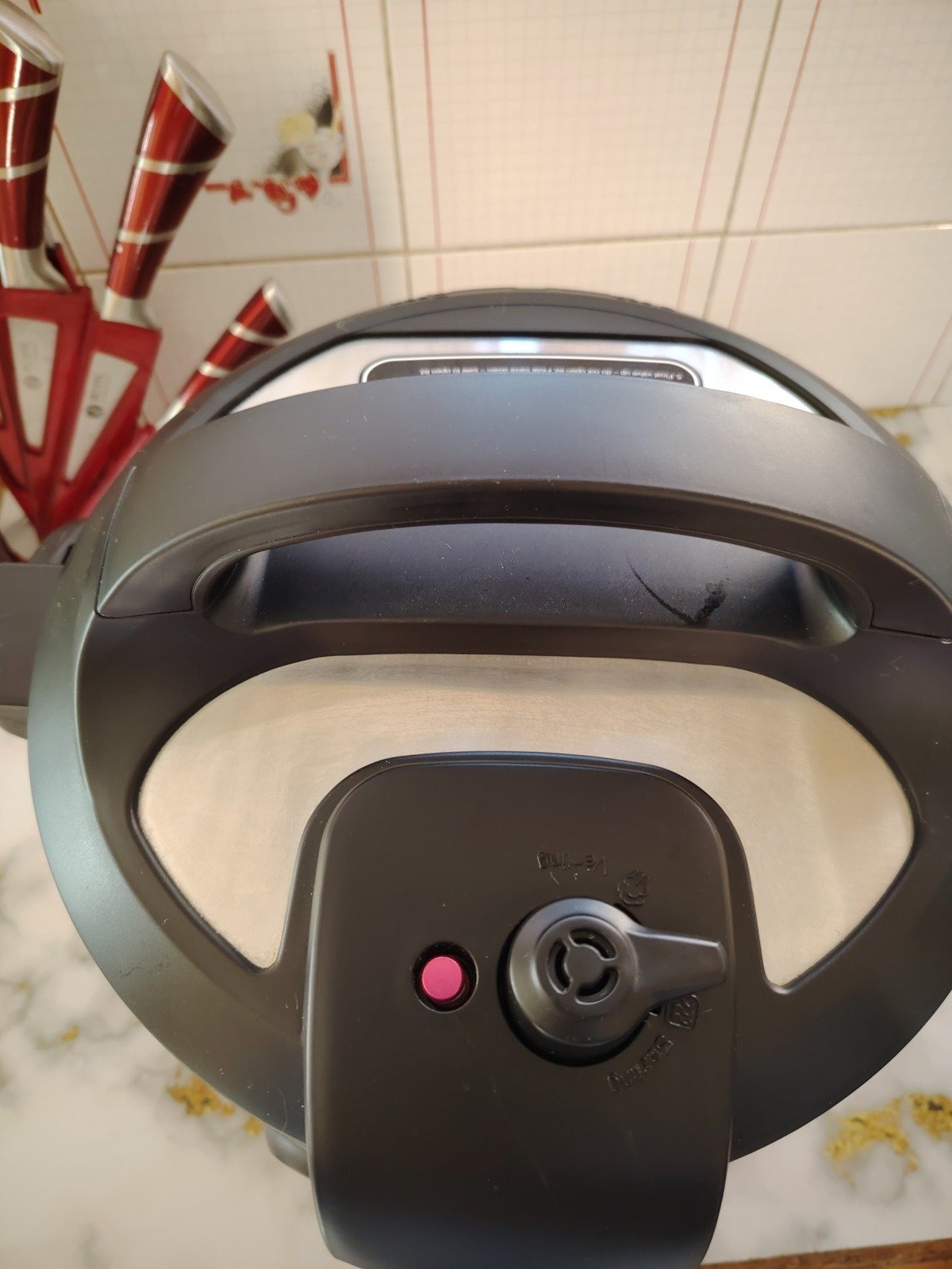 instant pot, top view