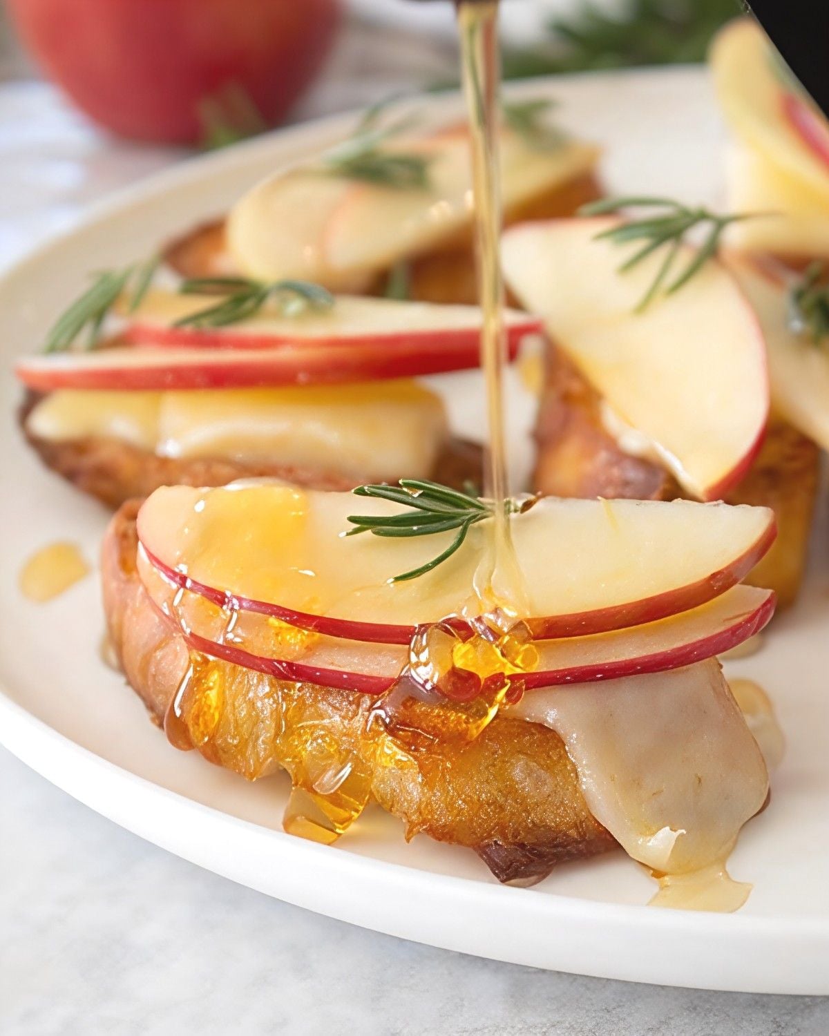 Apple Cheddar Crostini โ Sweet and Savory Thanksgiving Snack